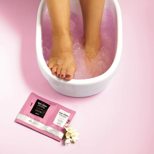 AVRYBEAUTY Gel-Ohh! Jelly Spa Bath - Jasmine Bliss – Verwöhnendes Jelly-Fußbad mit Jasmin-Extrakt – stärkend, verjüngend und stimmungsaufhellend, 100gr., Fussbad