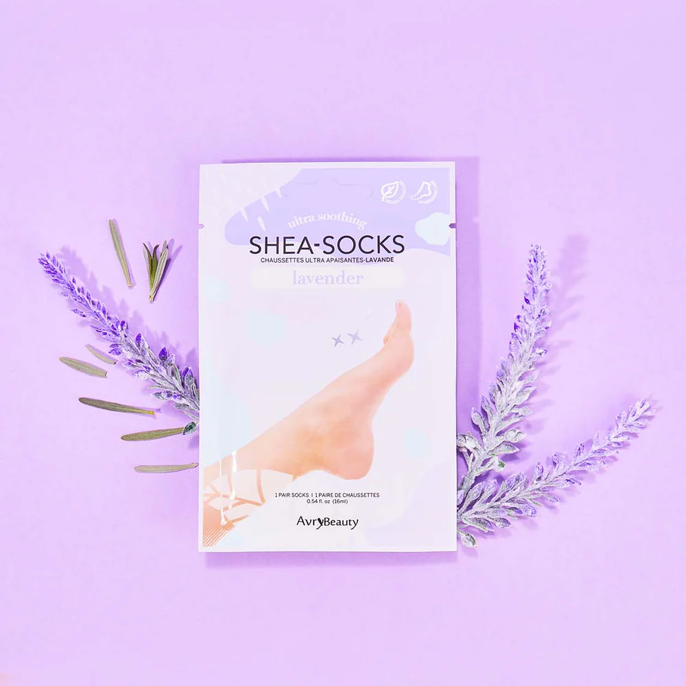 AVRYBEAUTY Ultra Soothing SHEA-SOCKS – Lavender – Entspannende Fußpflege mit Lavendelduft – für glatte, beruhigte Haut und einen Moment der Ruhe, 1 Paar, Packung1