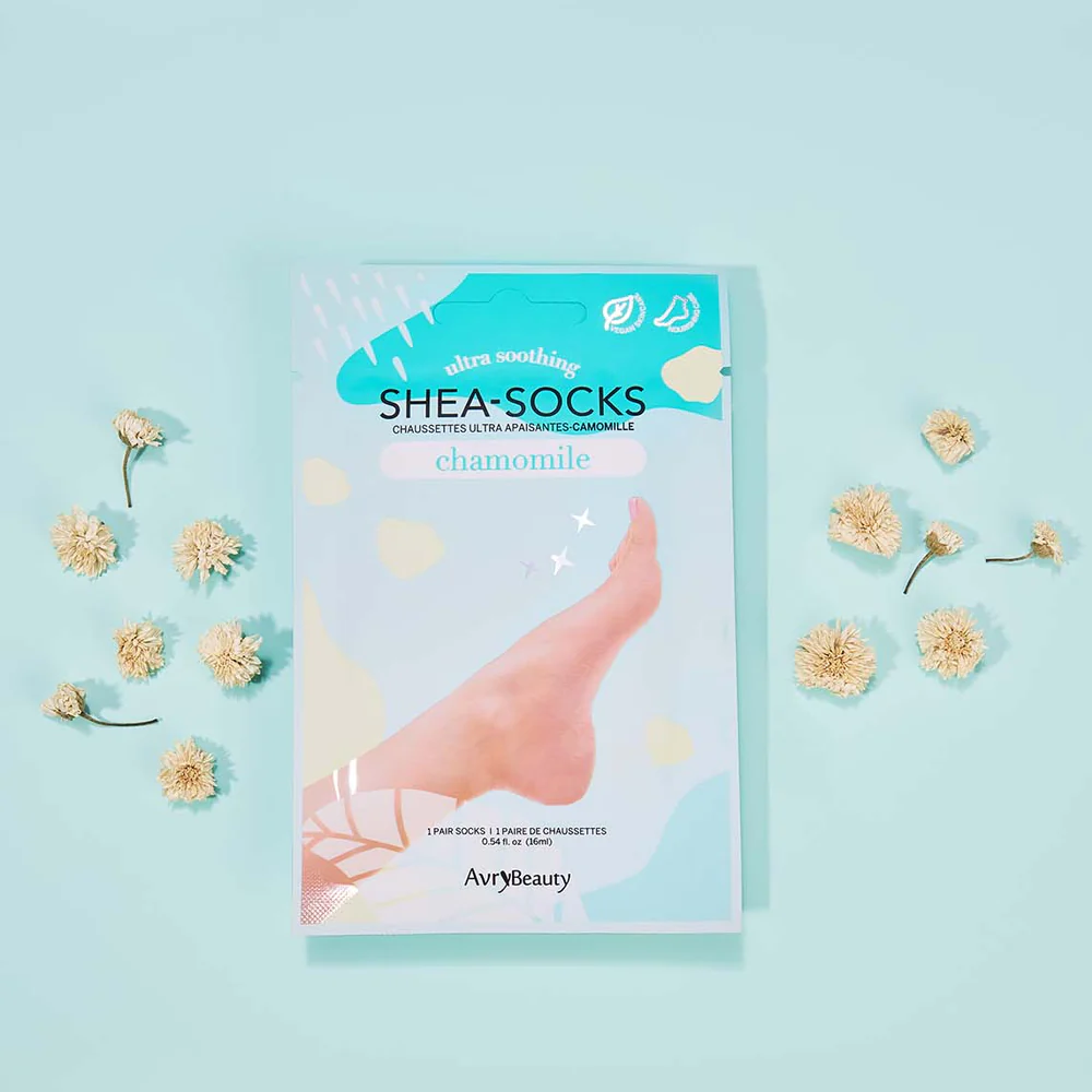 AVRYBEAUTY Ultra Soothing SHEA-SOCKS Chamomile – Wohltuende Fußpflege mit Kamille – für entspannte, samtweiche Füße, 1 Paar, Packung1
