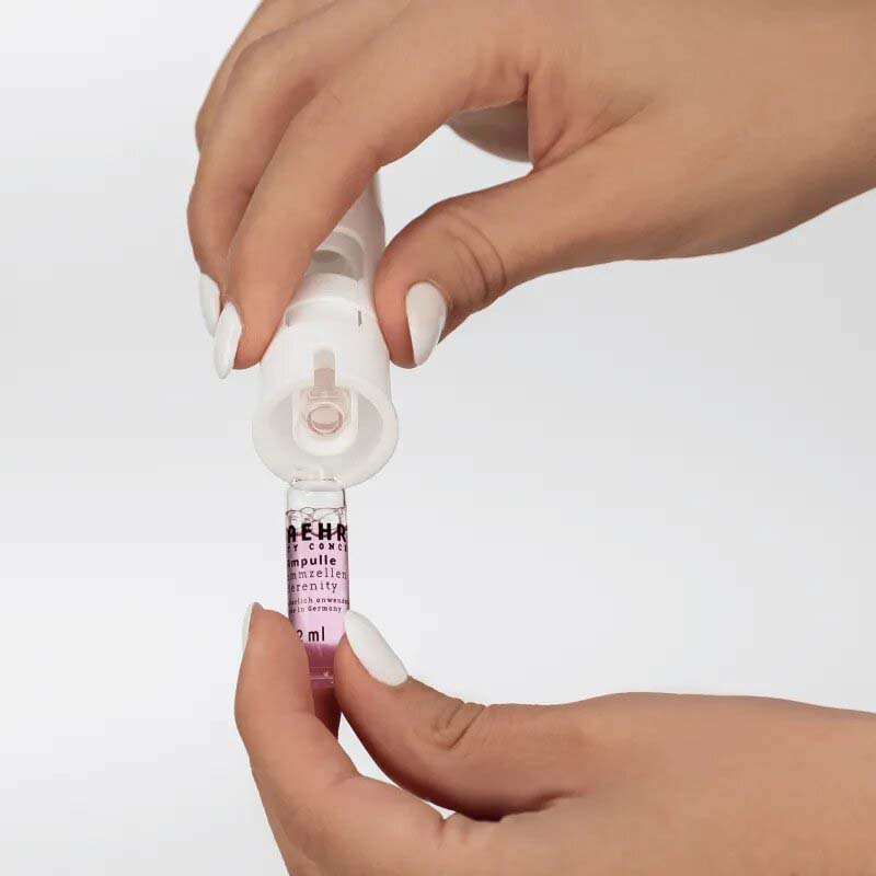 BAEHR Ampullenapplikator mit Rollkopf und Ampullenöffner – -, Hände öffnen Ampulle