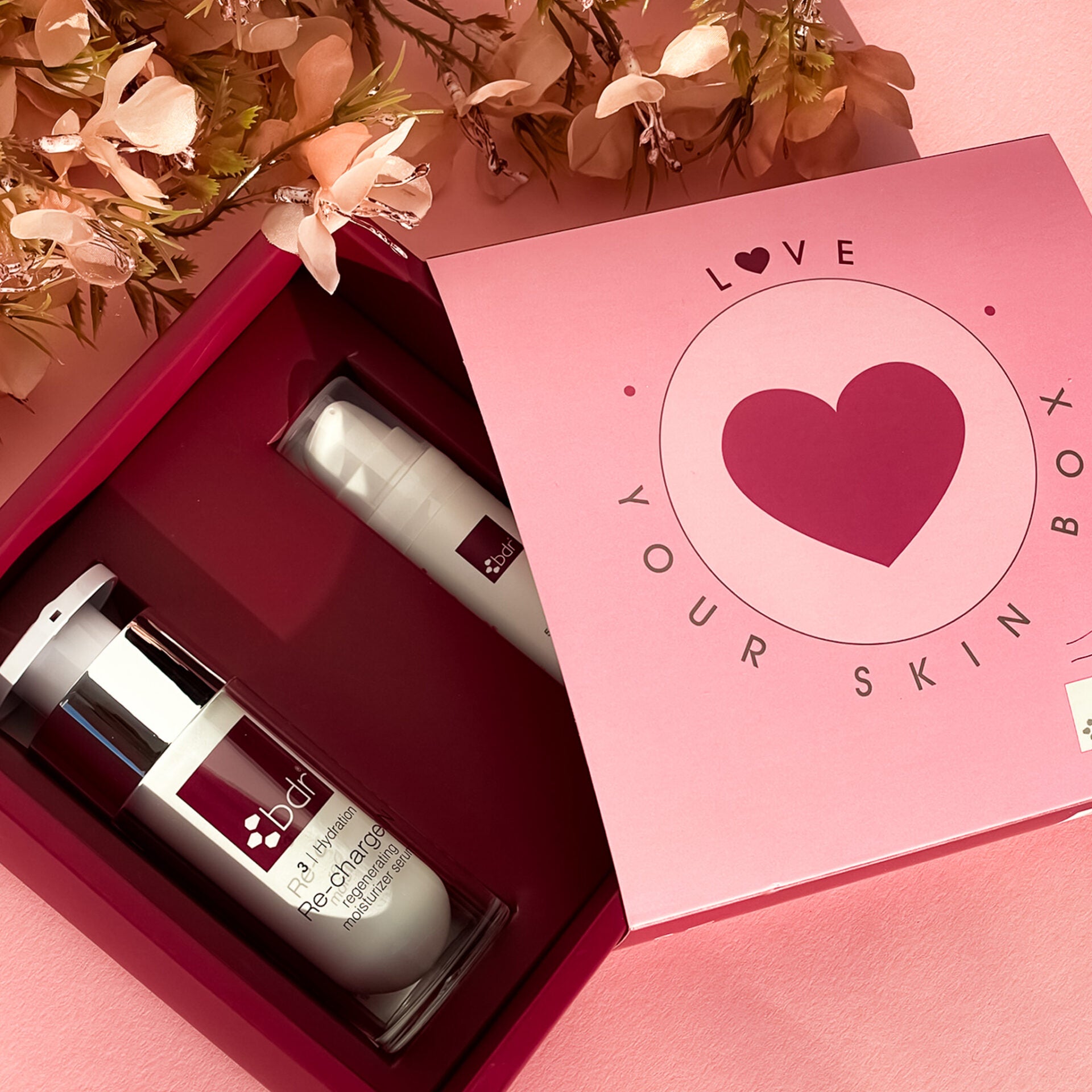 BDR MEDICAL BEAUTY Valentine Box – Dieses Set ist die ideale Wahl, um die Haut mit intensiver Feuchtigkeit zu verwöhnen und ihr ein frisches, strahlendes Aussehen zu verleihen., 45ml, geöffnete Box