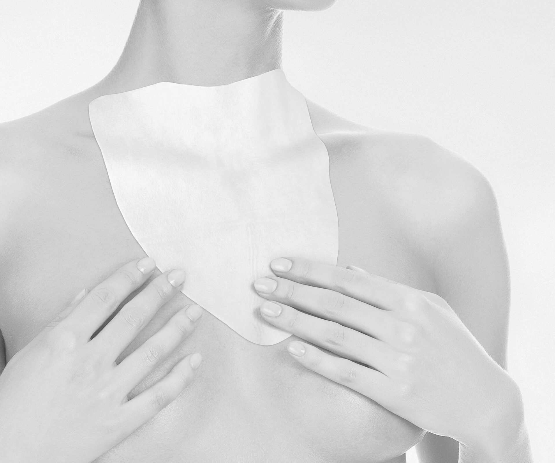 CNC aesthetic world Hydrogel Decolleté Mask – Feine Linien werden geglättet, die Haut sichtbar gestrafft und mit einem intensiven Feuchtigkeitsboost versorgt., 4St.