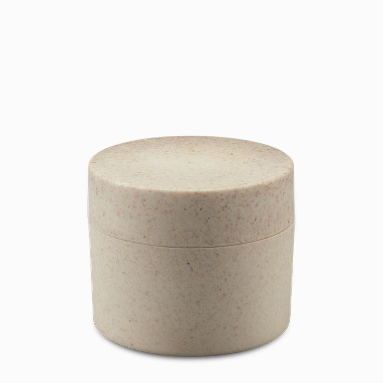 COSART Green Life Lip Peeling – befreit die Lippen von trockenen, abgestorbenen Hautschüppchen, versorgt sie mit viel Feuchtigkeit und zaubert so eine geschmeidig schöne Hautoberfläche., 4ml