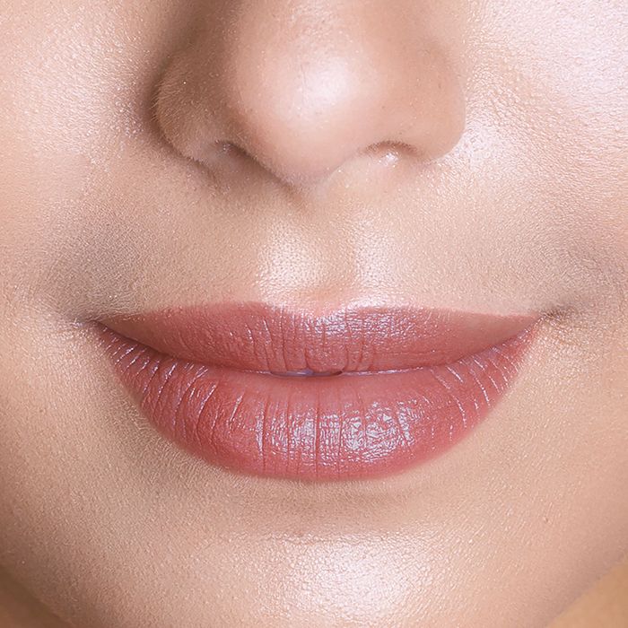 COULEUR CARAMEL Lippenstift 234 rosewood – Die hochkonzentrierten schimmernden Pigmente sorgen bereits nach dem ersten Auftragen für ein langanhaltendes Farbergebnis., 3,5gr., Anwendung