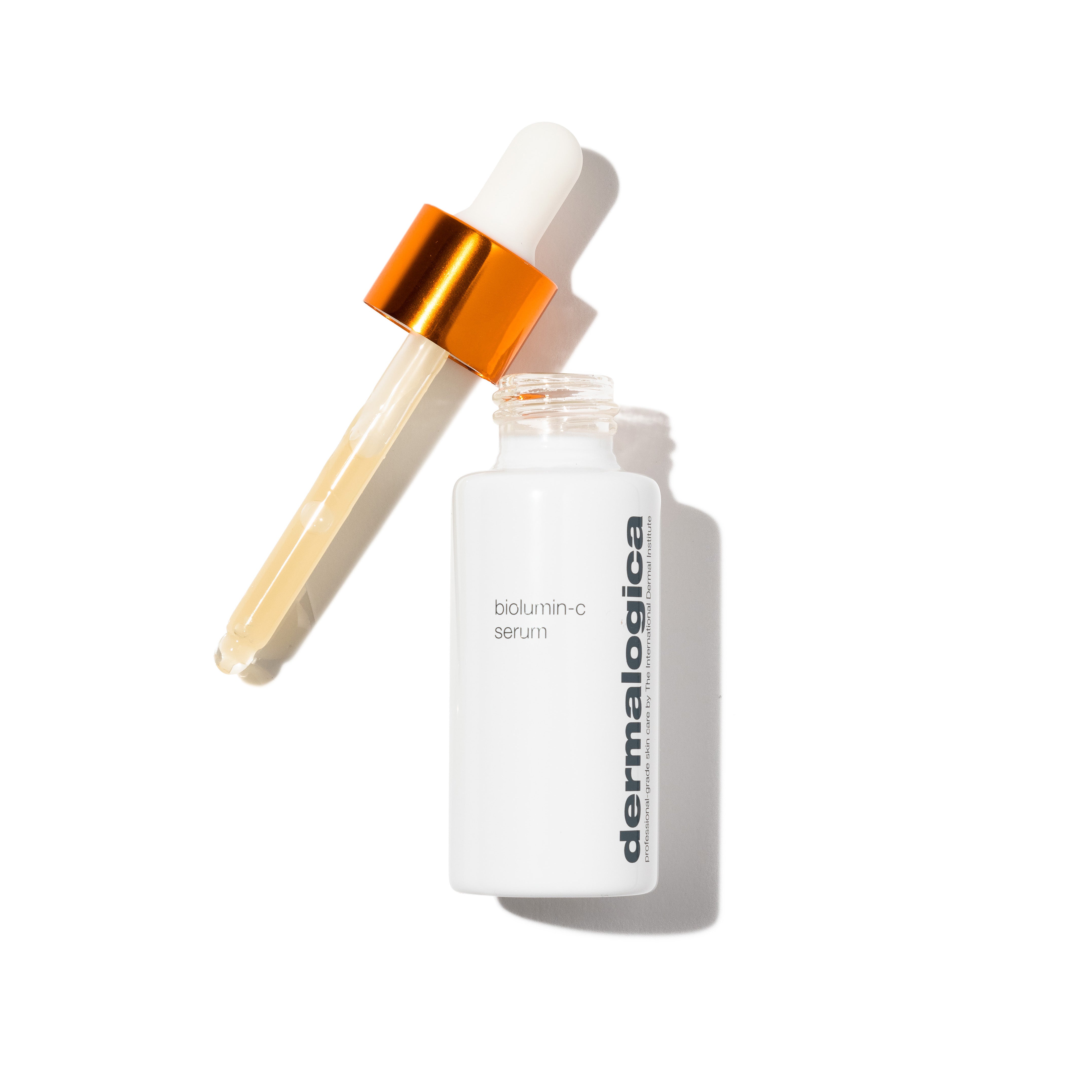 DERMALOGICA AGE smart BioLumin-C Serum – Ein High-Performance Vitamin C Serum, das durch Zusammenarbeit mit der hauteigenen Abwehr die Haut glättet und ausgleicht., 30-59ml, geöffnetes Fläschchen