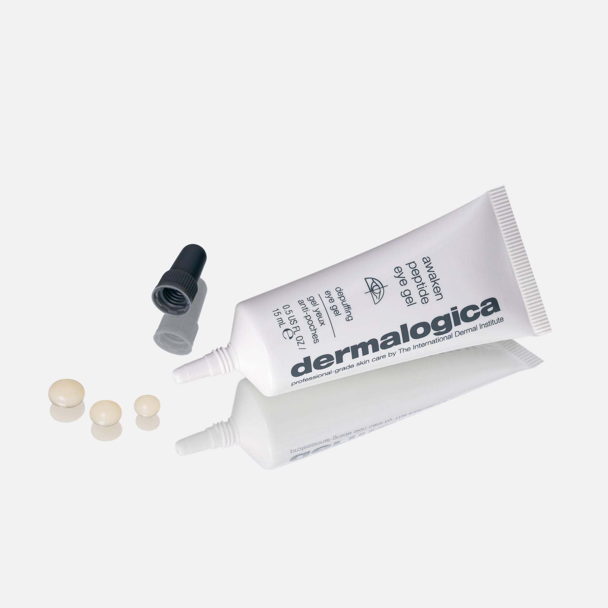 DERMALOGICA Awaken Peptide Eye Gel – belebt die geschwollene Augenpartie und sorgt innerhalb von 10 Minuten für ein ausgeruhtes, frisches Aussehen., 15ml, Tube offen