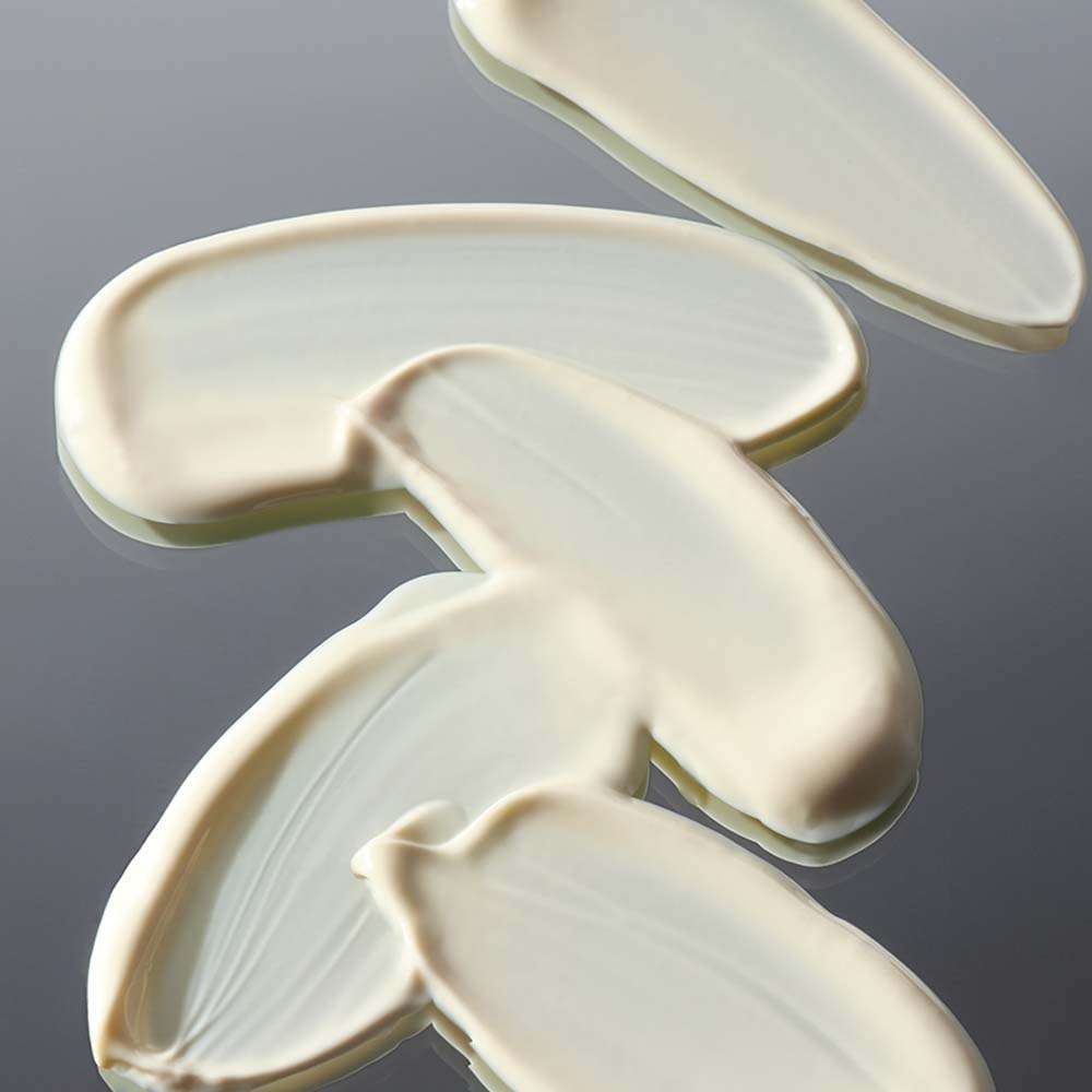 DERMALOGICA Biolumin-C Heat Aging Protector SPF50 – Mit feuchtigkeitsspendenden Inhaltsstoffen und ultrastabilem Vitamin C bietet der neue Biolumin-C Heat Aging Protector SPF 50 optimalen Schutz vor Anzeichen der Hautalterung., 50ml, Textur