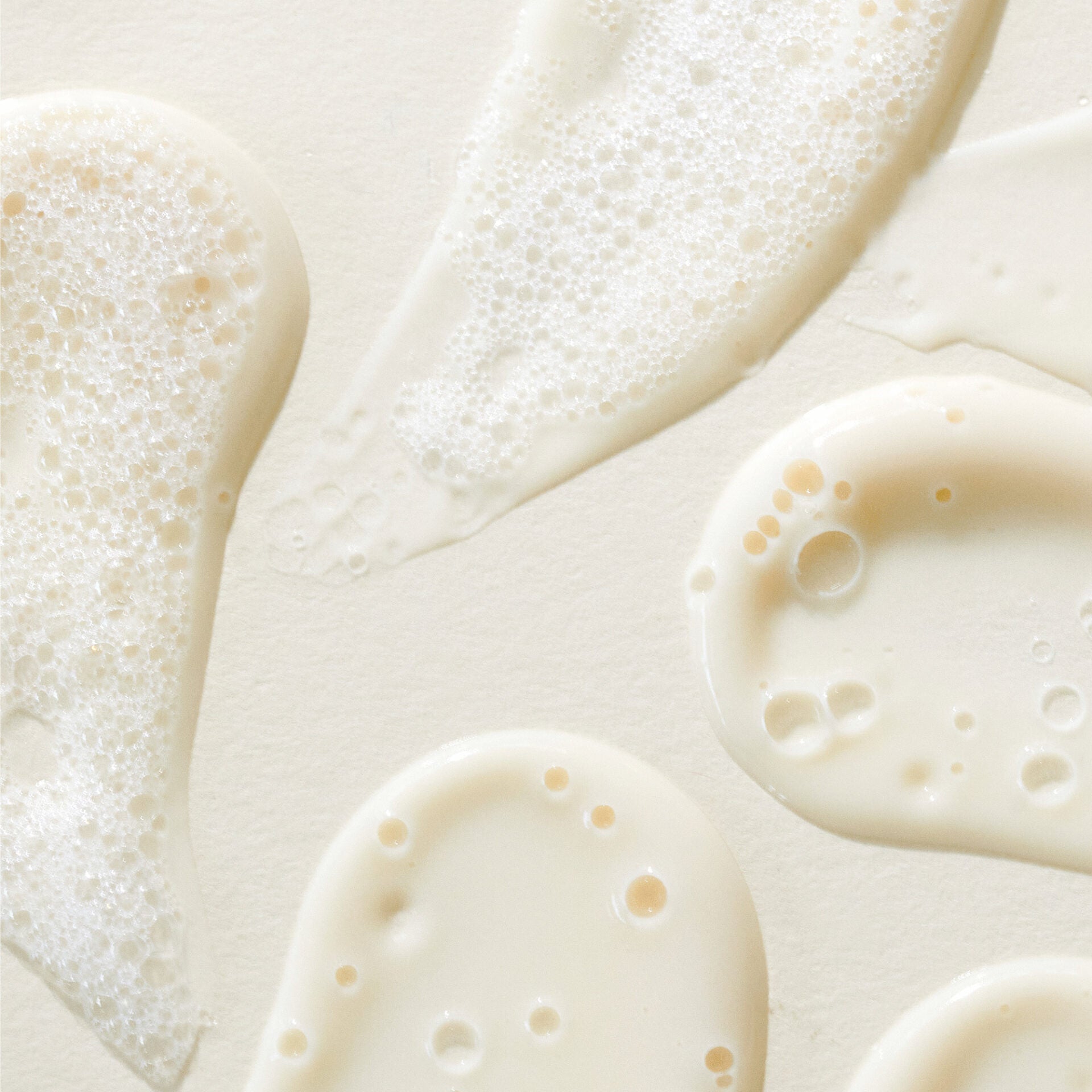 DERMALOGICA Clear Start Blackhead Clearing Fizz Mask – Der enthaltene Schwefel wirkt antimikrobiell und sorgt so für eine reine Haut. Die Kaolin-Tonerde absorbiert überschüssiges Sebum und klärt die Haut., 50ml, Textur