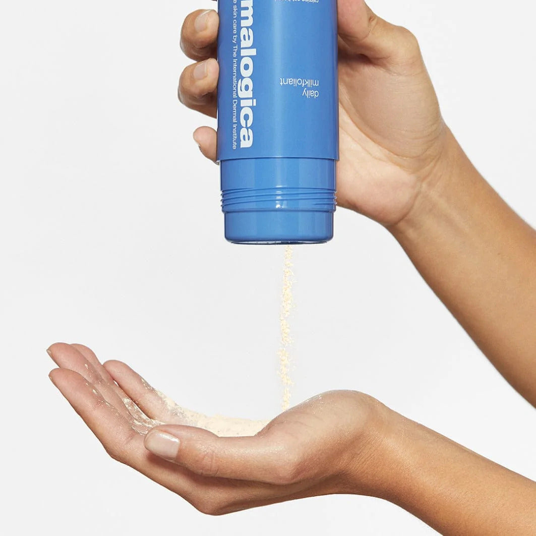 DERMALOGICA Daily Milkfoliant – ein beruhigendes, veganes Puderpeeling auf Haferbasis mit AHA und BHA., 74gr., Anwendung