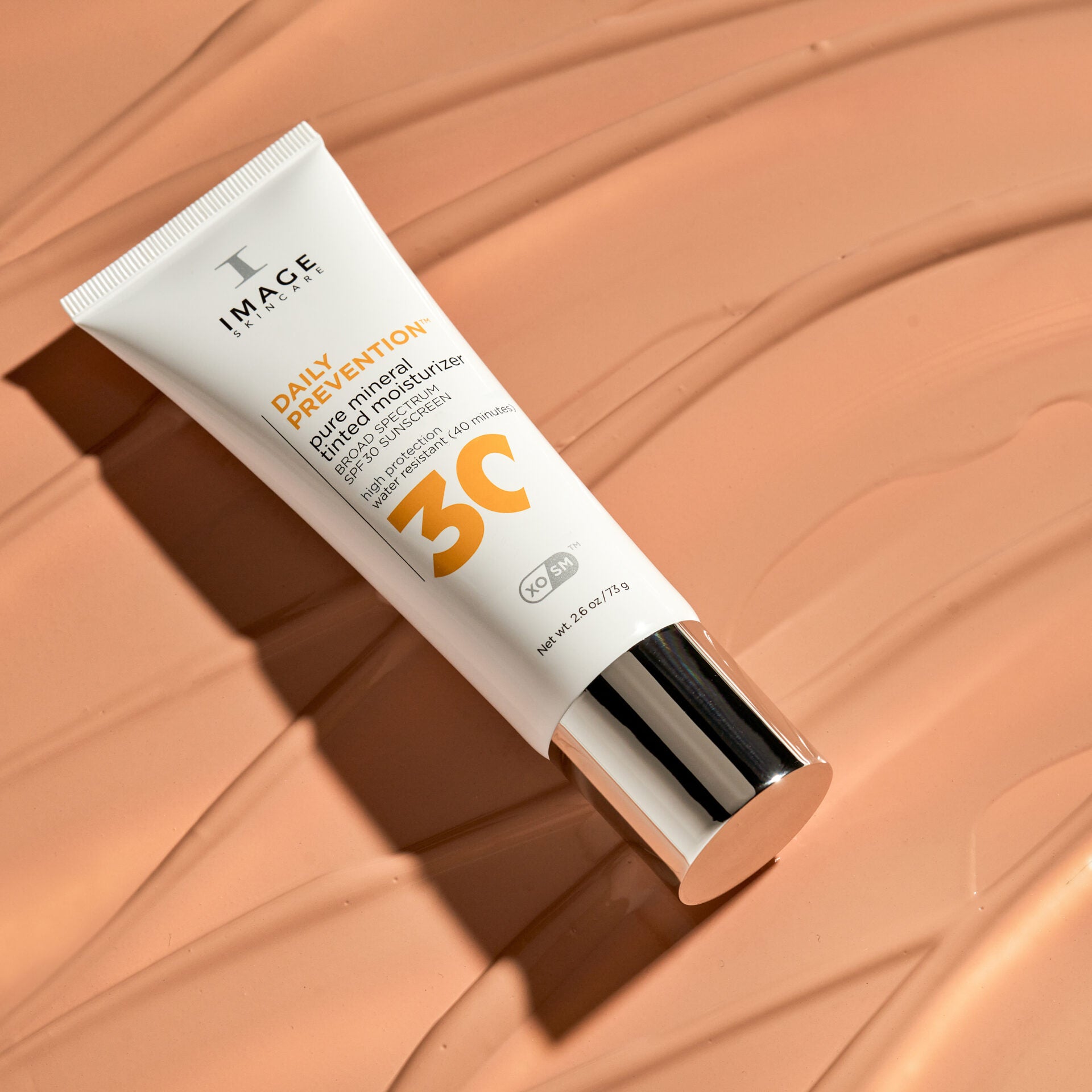 IMAGE SKINCARE DAILY PREVENTION pure mineral tinted moisturizer SPF 30 – getönter Sonnenschutz, 73g, Tube und Cremetextur