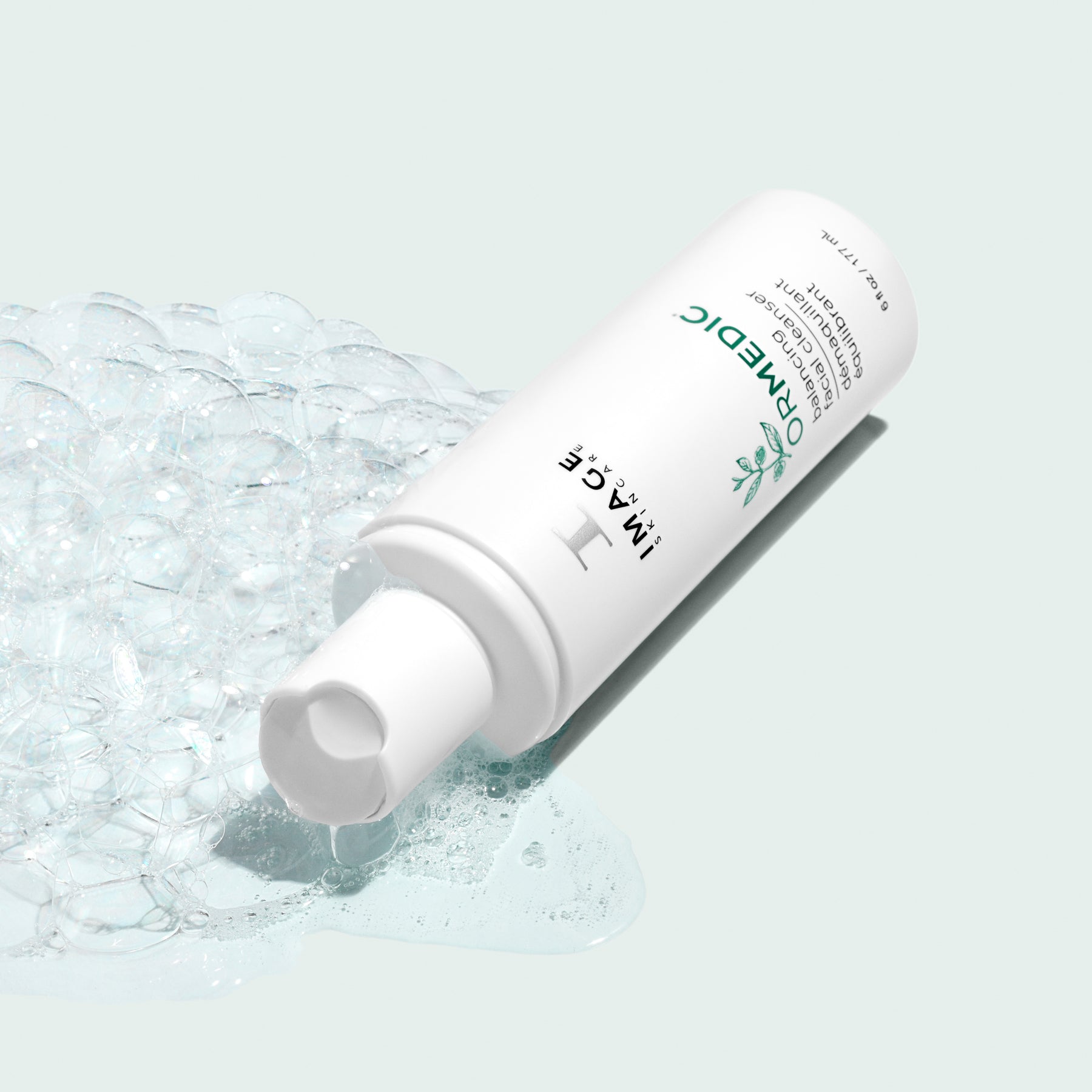 IMAGE SKINCARE Ormedic Balancing Facial Cleanser – Cleanser mit Aloe Vera, Panthenol & Calendula, 177ml, Spender offen mit Produktprobe