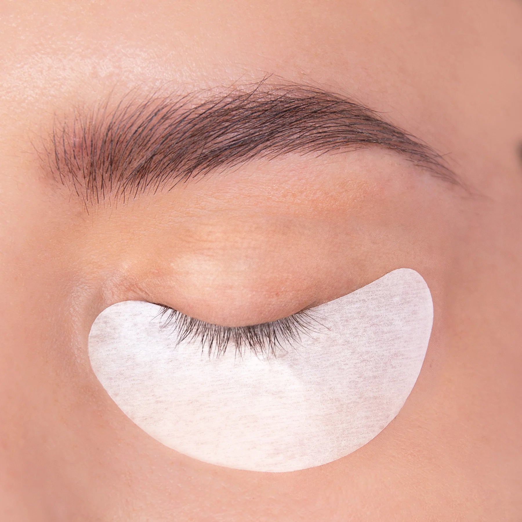 MISS LASHES Hydro-Gel Augenpads – Typ 5, 10Stk, Augenpad angewendet unter Auge