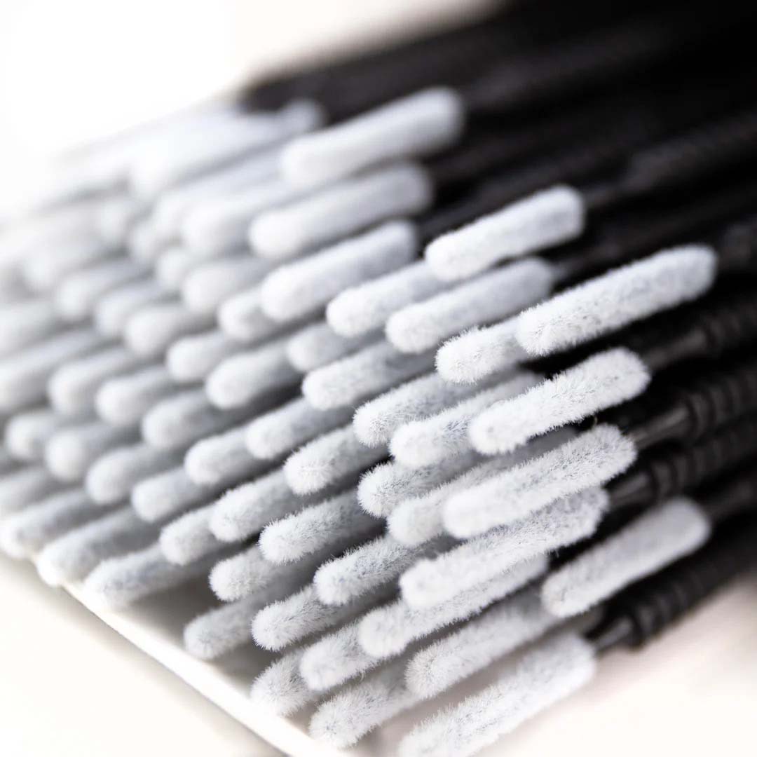 MISS LASHES Microbürstchen lang – 100Stk, Detailansicht Bürstenköpfe