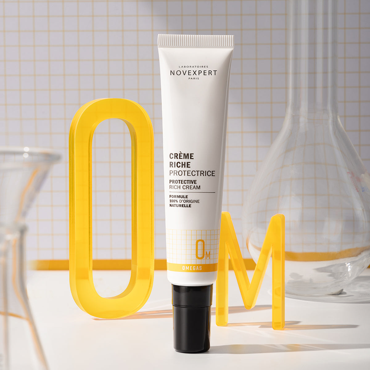 NOVEXPERT Protective Rich Cream – für trockene reife Haut, 40ml, Tube mit Laborutensilien
