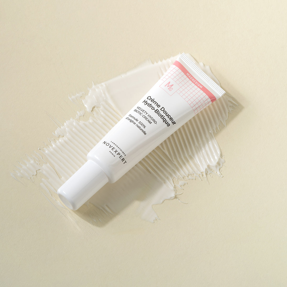 NOVEXPERT Velvety Hydro-Biotic Cream – für sensible Haut, 30ml, Tube und Cremetextur