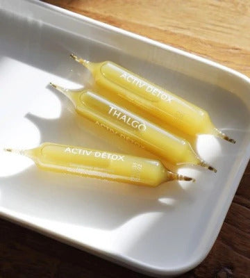 THALGO  Activ Détox Ampullen  – 3x10ml, Einzelampullen auf Steinplatte