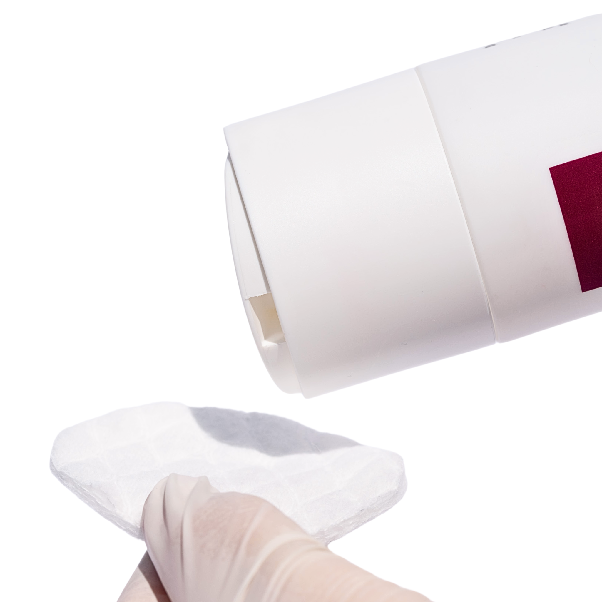 bdr Re-action Tonic professional wird auf ein Wattepad aufgetragen
