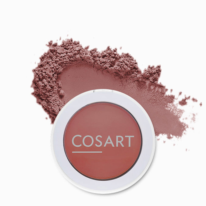 COSART Rouge Beere – COSART Rouge zaubert Frische ins Gesicht! Auf den Wangen aufgetragen, gibt es dem Gesicht eine schöne Kontur und eine sofortigen Frischekick., 5gr., Farbbeispiel