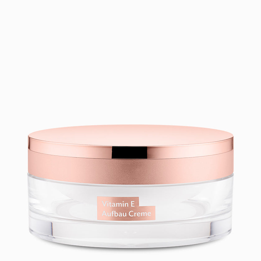 COSART Vitamin E Aufbaucreme –  ideal für trockene und sehr anspruchsvolle Haut geeignet. Die Creme versorgt die Haut mit sehr viel Feuchtigkeit und Pflege. , 50ml