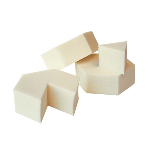 COULEUR CARAMEL Natur Make-up Schwamm – erleichtern das Auftragen selbst in schwer erreichbaren Gesichtspartien., 1St.