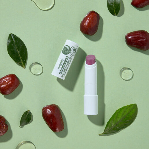 DEBORAH MILANO Formula Pura Lipbalm Bio mood – Der zarte Lipbalm nährt, spendet Feuchtigkeit und schützt die Lippen vor Umweltschäden., 3,75gr.