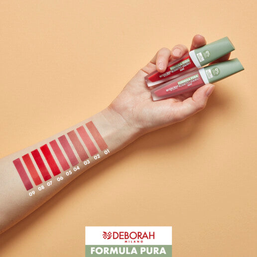 DEBORAH MILANO Formula Pura Liquid Mat Lipstick Farbbeispiele – Seine pigmentreiche und dabei extrem leichte Textur haftet perfekt auf den Lippen, ohne zu verschmieren, und verleiht den Lippen eine extreme Weichheit sowie volle, intensive Farbe, 1St.
