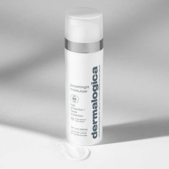 DERMALOGICA Powerbright Dark Spot Moisturizer SPF50 – hilft, dunkle Flecken zu bekämpfen und die Haut vor der Sonne zu schützen, um weiteren Pigmentflecken vorzubeugen., 50ml, Spender uns Textur