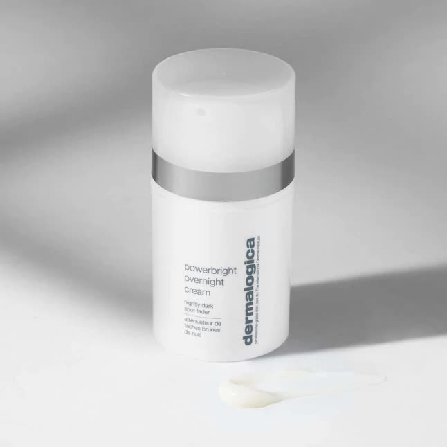 DERMALOGICA Powerbright Overnight Cream – Die intensiv pflegende Dermalogica Powerbright Overnight Cream optimiert die Feuchtigkeitsversorgung der Haut und hilft, ihre Leuchtkraft wiederherzustellen., 50ml, Spender und Textur