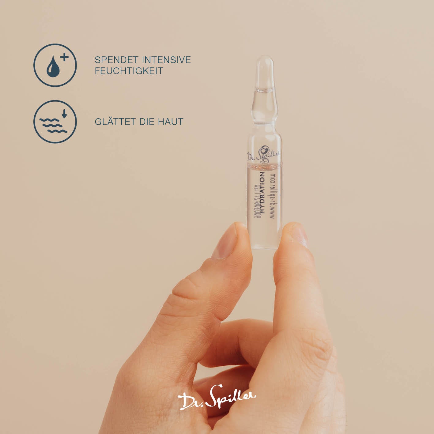 DR SPILLER Hydration - Rain Shower - The Hyaluronic+ Ampoule  – 2 ml, Hand hält Einzelampulle