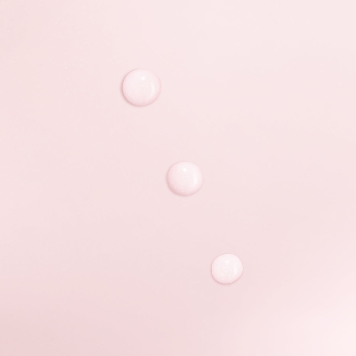 ELLA BACHE TOMATE GLOW - radiance-renewal eye cream – mit Sofort-Glow-Effekt, 15ml, Fluid auf rosa Hintergrund