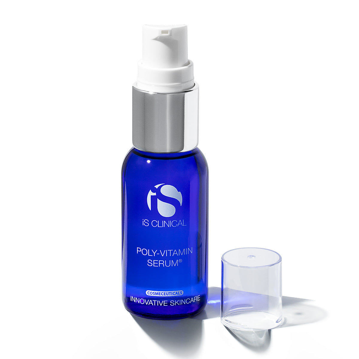 IS CLINICAL Poly-Vitamin Serum – Revitalisierendes Multivitamin-Serum, 15ml, Sprühflasche offen
