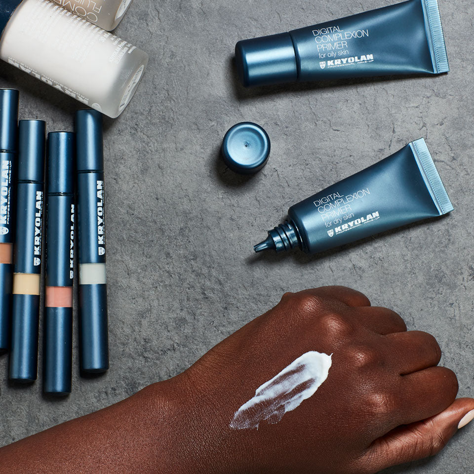 KRYOLAN Digital Complexion Primer for dry skin  – Pflege & Basis für trockene Haut, 20ml, Primer auf Handrücken mit offener Tube
