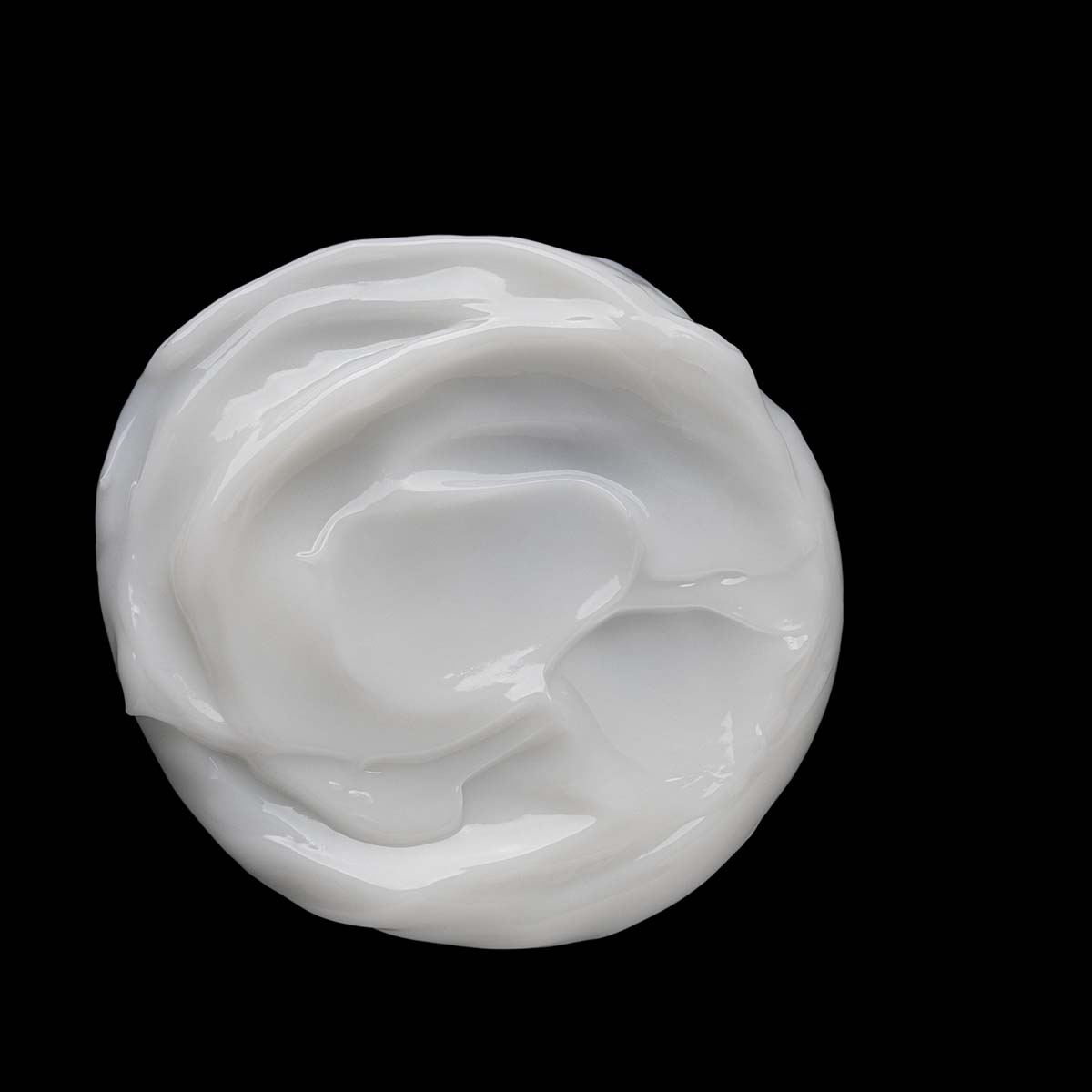 SKIN REGIMEN LX Night Renewal Cream – 50ml, Produktprobe auf schwarzem Untergrund