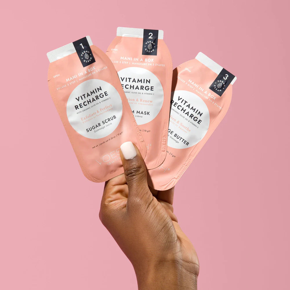 VOESH Mani Moments - Vitamin Recharge – 1Stk, Hand hält Einzelsachets